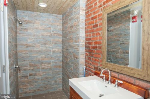 1815 20 St, Philadelphia PA 19145-2048 exterior