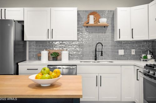 17819 42nd Pl, Phoenix AZ  85032-1716 exterior