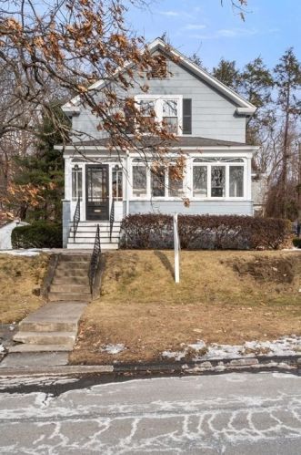 133 Malvern Rd, Worcester, MA 01610-2237