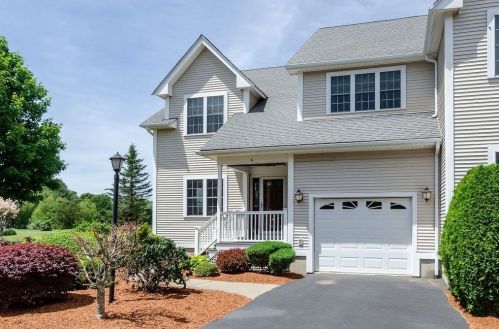 49 Main St, Berkley, MA 02779-1508