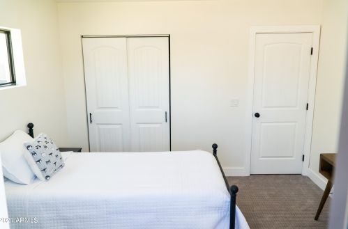 3307 43rd Pl, Phoenix AZ  85018-6422 exterior