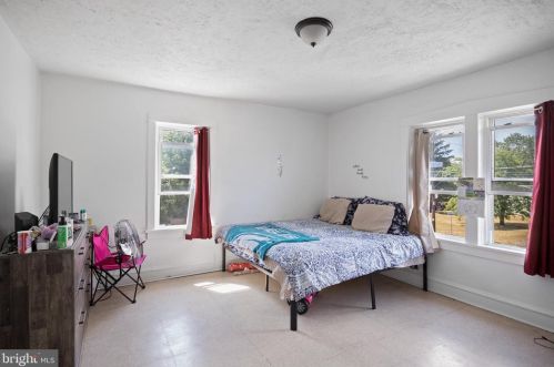 1943 Cooper St, West Deptford NJ 08096-3810 exterior