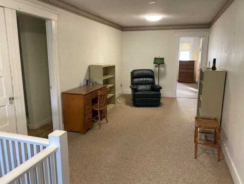 8 Berwick St, Worcester MA 01602-1405 exterior