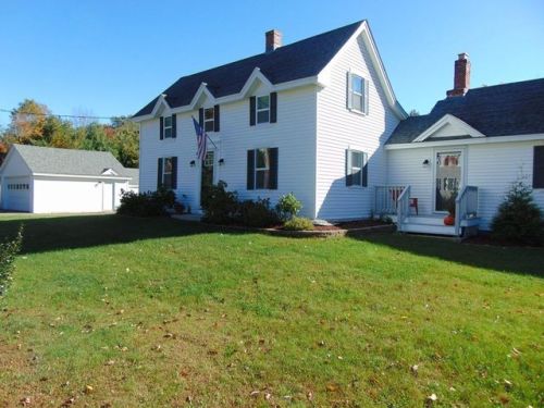 211 Ctr St, Groveland MA  01834-2106 exterior