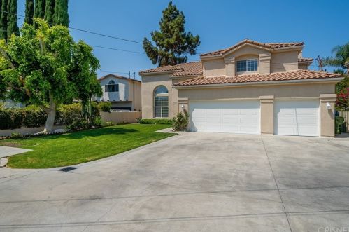 5538 Royer Ave, Woodland Hills, CA 91367-6152