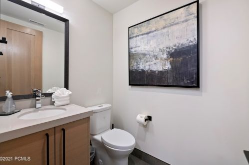 1231 Lowell Ave, Park City UT 84060-5115 exterior