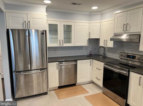 79 Tarragon Ct, West Deptford NJ  08086-2419 exterior