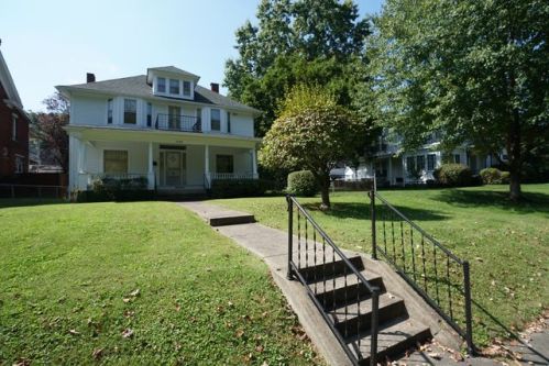 1908 Lexington Ave, Ashland KY  41101-2820 exterior