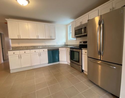 12 Lyon St, Worcester MA 01604-3622 exterior