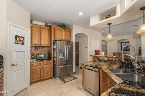 2602 Apollo Rd, Phoenix AZ 85042-5381 exterior