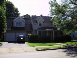 380 Parker St, Newton, MA 02459-2605