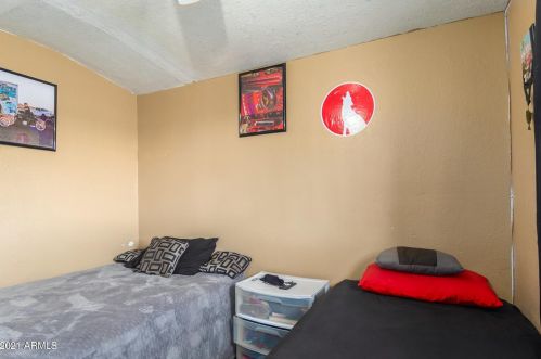 3851 63 Dr, Phoenix AZ 85033-5204 exterior