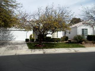 2548 Stonequist Ave, Henderson NV  89052-2339 exterior