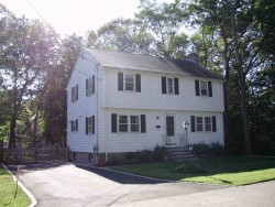 12 Acorn Dr, Newton, MA 02466-1501