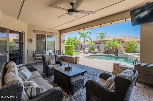 26205 56 Dr, Phoenix AZ 85031-1831 exterior