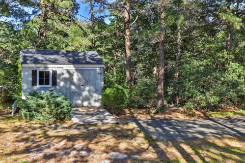 21 Mary Beth Ln, Harwich MA 02645-1326 exterior