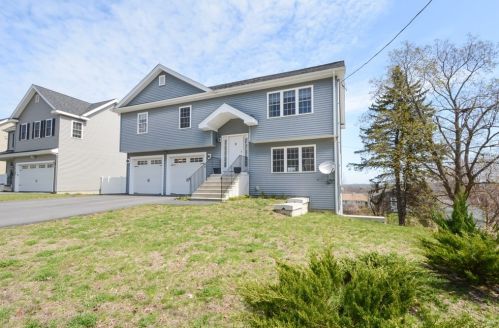 40 Yukon Ave, Worcester, MA 01605-1629