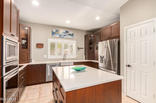 2712 Beautiful Ln, Phoenix AZ 85042-7073 exterior