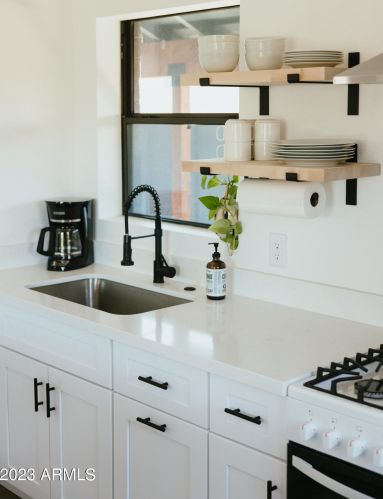 2635 Clarendon Ave, Phoenix AZ 85018-5958 exterior