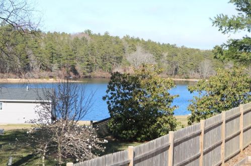 4 Wind Dr, Plymouth MA  02360-2714 exterior