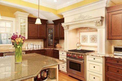 711 Chestnut St, Newton MA 02465-2529 exterior