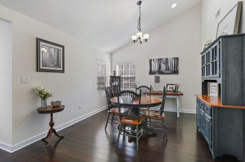 12812 107th St, Lemont, IL 60439-9323