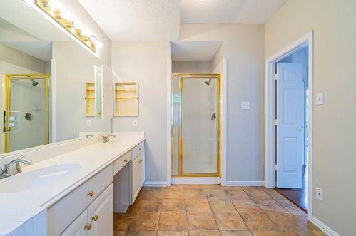 14593 Parker Ct, Addison TX 75001-7971 exterior