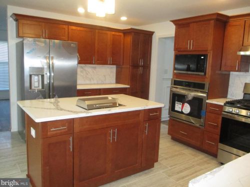 1004 Church St, West Deptford NJ  08096-6508 exterior