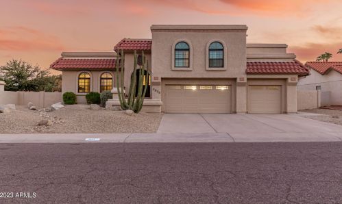 3835 Ahwatukee Dr, Phoenix AZ 85044-2033 exterior