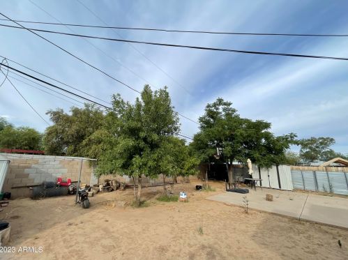 6408 Clarendon Ave, Phoenix AZ 85031-3142 exterior