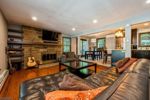 454 Skyline Lk Dr, Skyline Lakes NJ 07456-1917 exterior