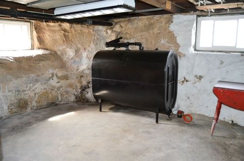 16 Felton St, New Bedford, MA 02745-5641