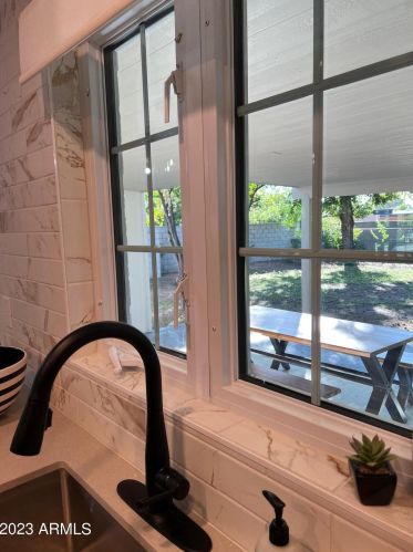 6332 13th Pl, Phoenix AZ  85014-1423 exterior