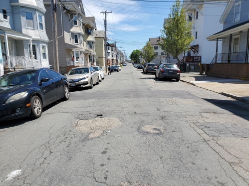 206 Hathaway St, New Bedford MA 02746-1820 exterior