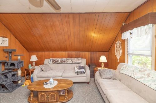 20 St, Taunton MA 02780-4392 exterior