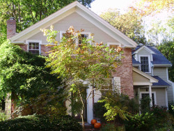 10 Oakmont Rd, Newton, MA 02459-2531