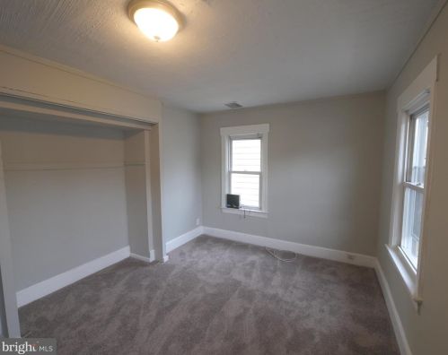 319 High St, West Deptford NJ  08096-2225 exterior