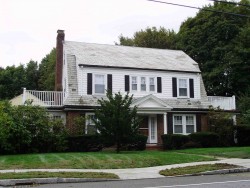 1830 Beacon St, Newton, MA 02468-1435