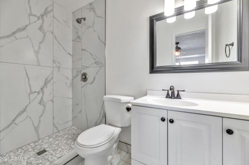 2818 Clarendon Ave, Phoenix AZ 85031-3142 exterior