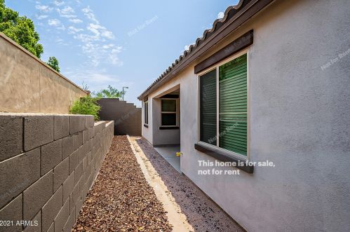 828 Amberwood Dr, Phoenix AZ 85045-0604 exterior