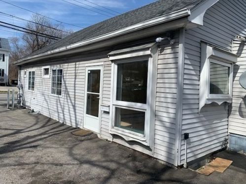 430 Sunderland Rd, Worcester, MA 01604-2026