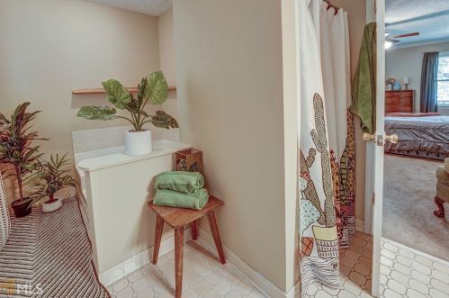 628 Edgewater Cir, Conyers GA 30094-4405 exterior