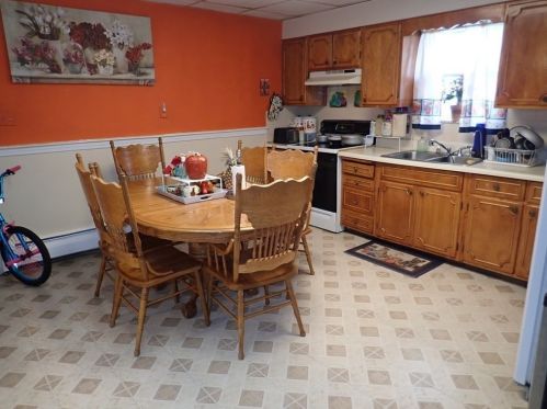 47 Acton St, Worcester MA 01604-4828 exterior