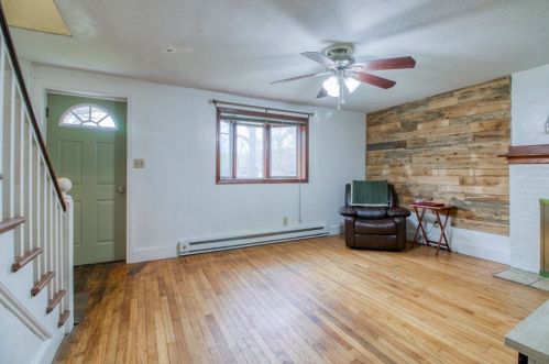 434 East St, South Hadley MA 01075-2118 exterior