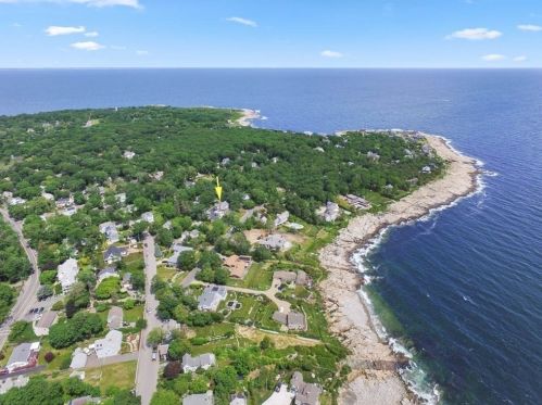 20 Phillips Ave, Rockport MA  01966-1144 exterior