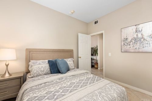 12 Bayfield, Irvine CA 92614-7907 exterior