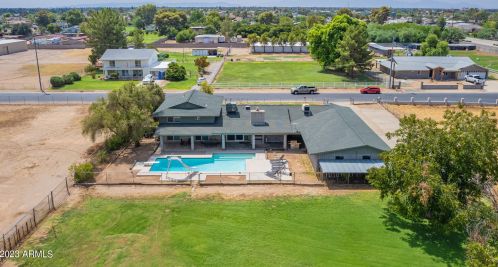 4210 Country Gables Dr, Phoenix AZ 85053-4528 exterior