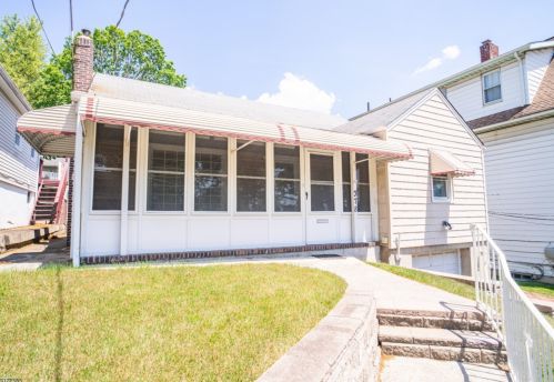 378 Greylock Pkwy, Belleville, NJ 07109-2352