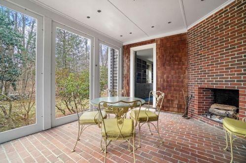 414 Westfield St, Dedham MA 02026-5626 exterior