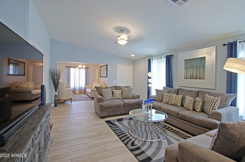 6426 38 Dr, Phoenix AZ 85029-2007 exterior